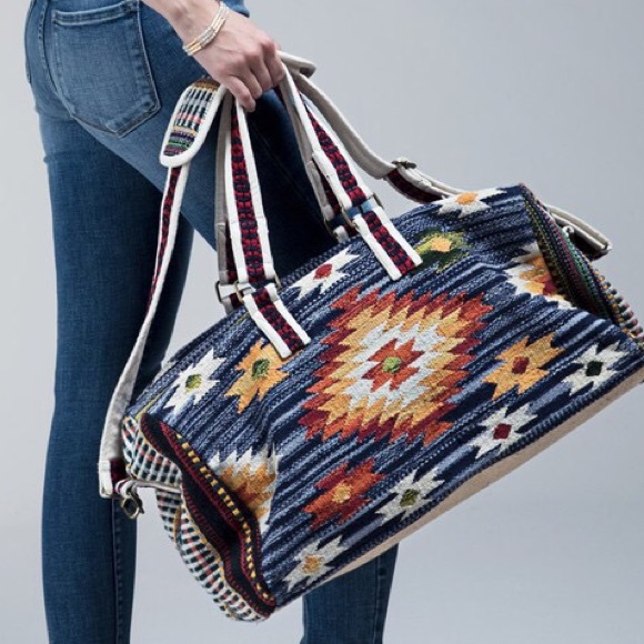 NWT boho chic Navajo pattern weekender duffle bag - Picture 4 of 5
